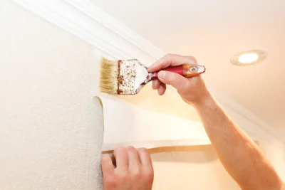 Pose de papier peint à Laféline — revêtements muraux et toiles de verre